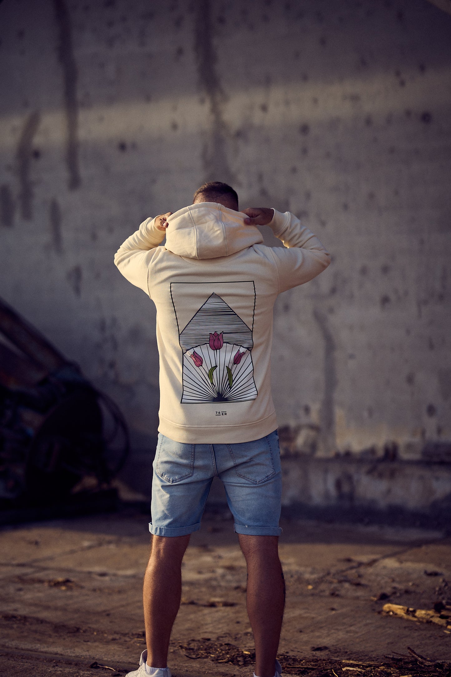 76ER Hoodie Beige Pyramide