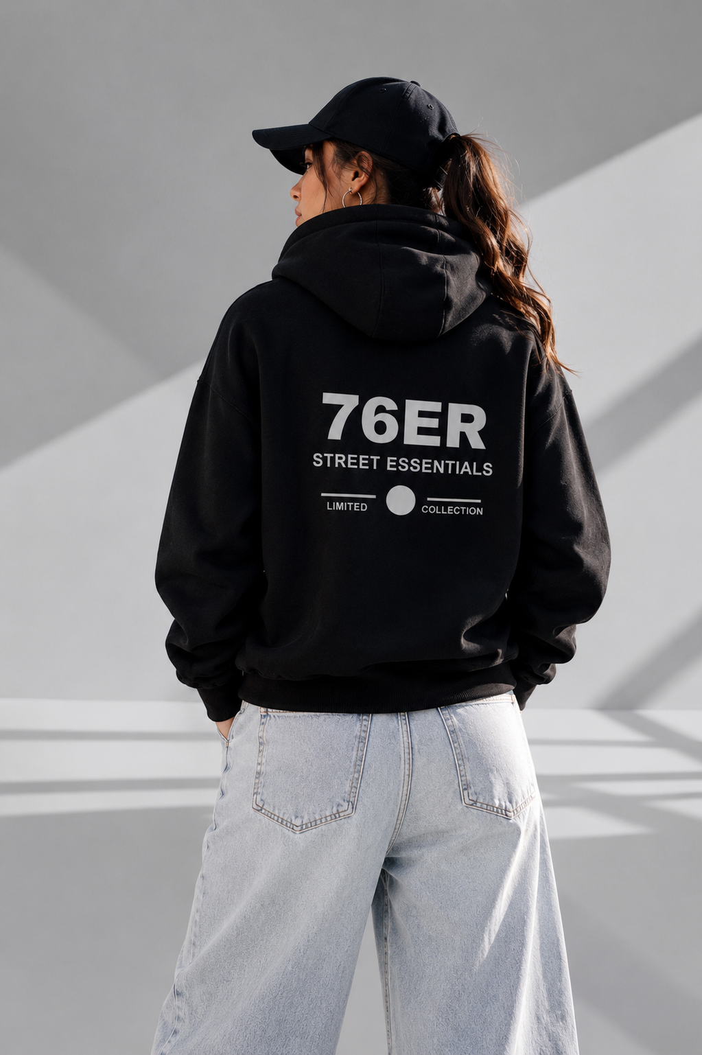 76ER STREET HOODIE SCHWARZ
